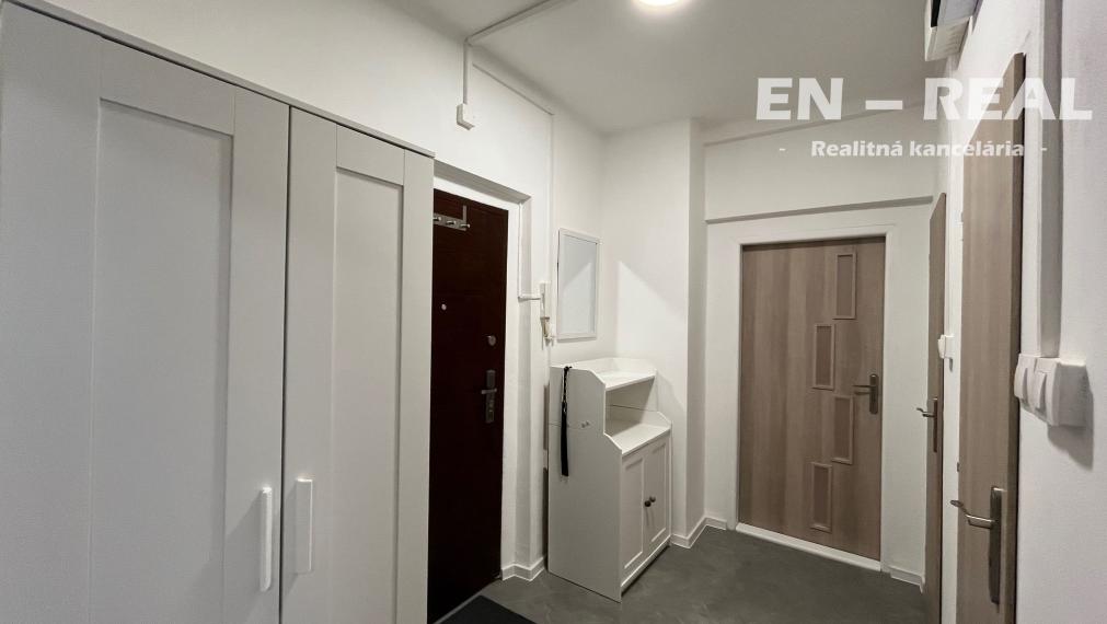 TOP LOKALITA : NA PRENÁJOM PEKNÝ, PRIESTRANNÝ, ZARIADENÝ BYT, Košice Sever