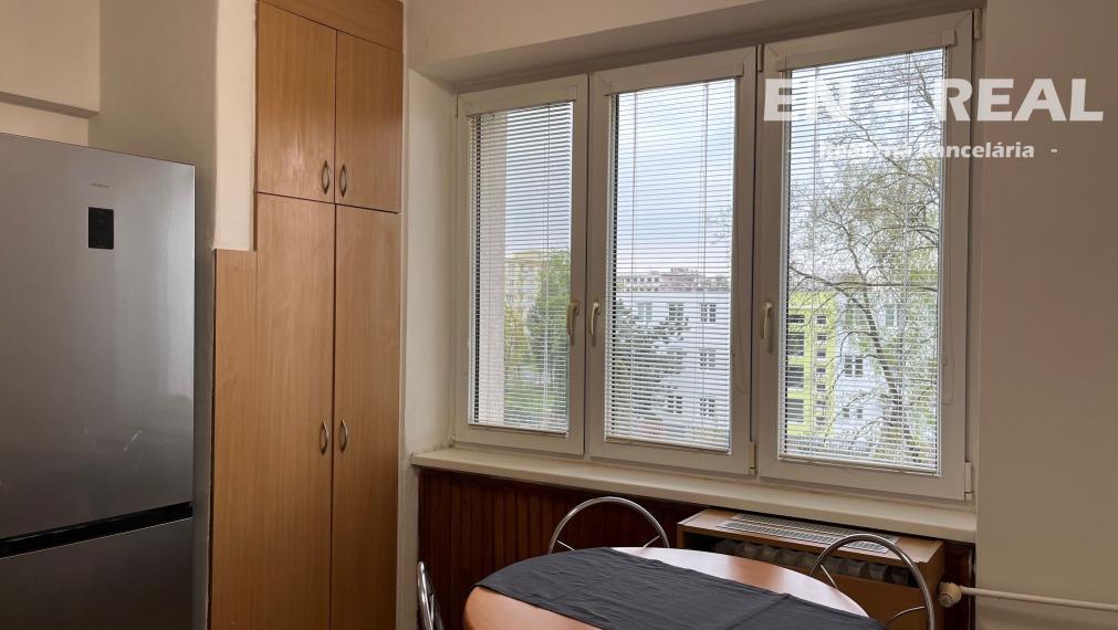 NA PRENÁJOM PEKNÝ, ZARIADENÝ 2 IZBOVÝ BYT, top lokalita Košice-Sever
