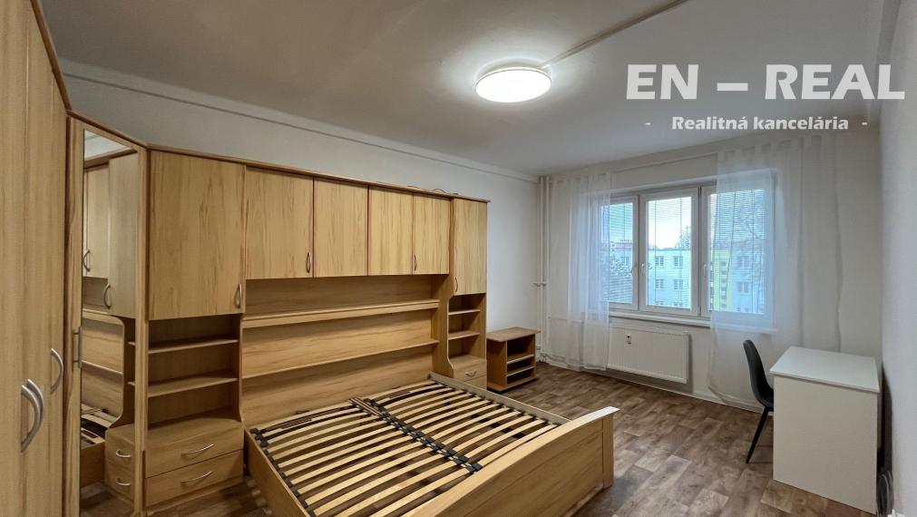 NA PRENÁJOM PEKNÝ, ZARIADENÝ 2 IZBOVÝ BYT, top lokalita Košice-Sever