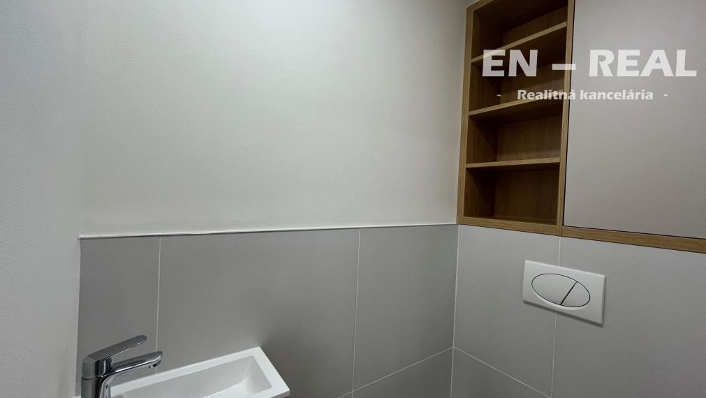 PONÚKAME NA PREDAJ alebo NA VÝMENU za Váš byt moderný 4 izbový byt s loggiou