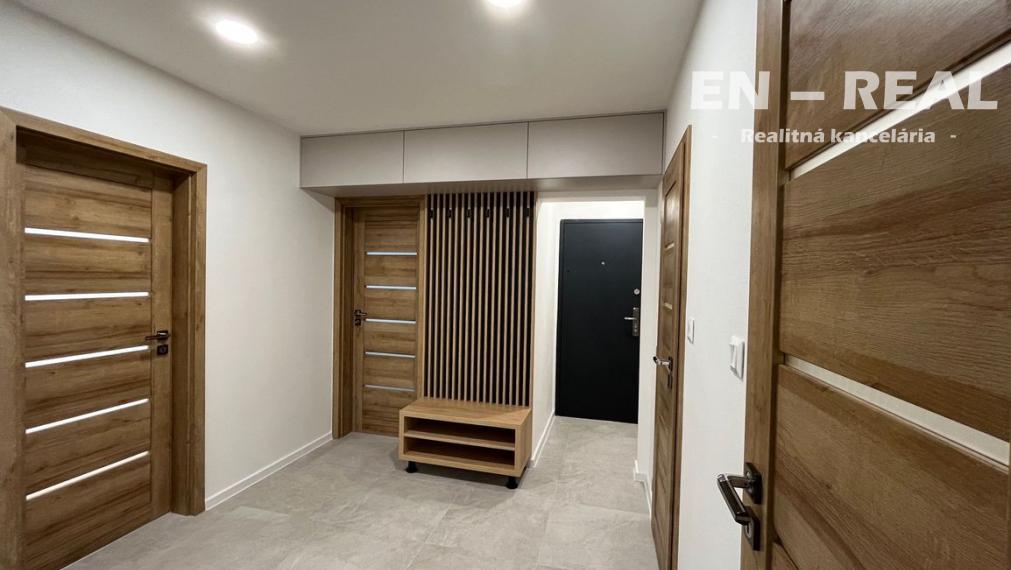 NA PREDAJ MODERNÝ, SKVELÝ 4 IZBOVÝ BYT S LOGGIOU, Viedenská ulica