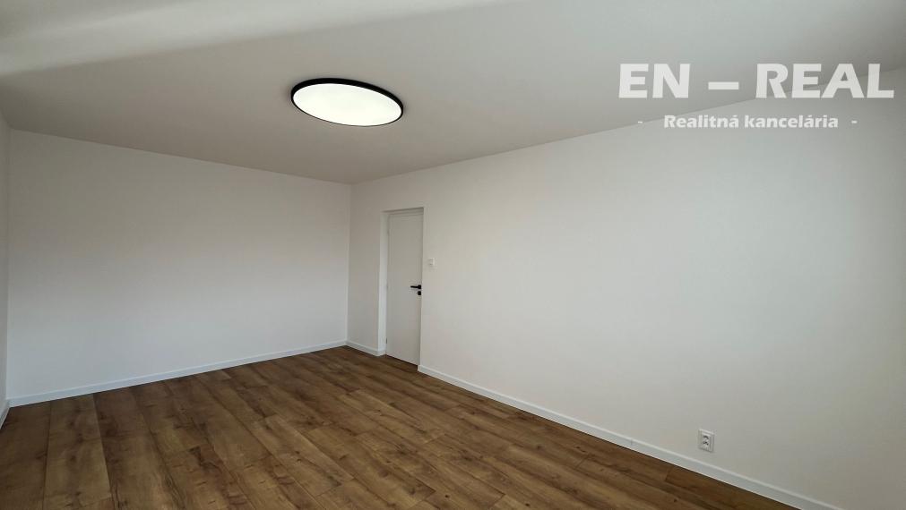 NA PREDAJ MODERNÝ, PRIESTRANNÝ 2 IZBOVÝ BYT PO REKONŠTRUKCII, KE Južná Trieda