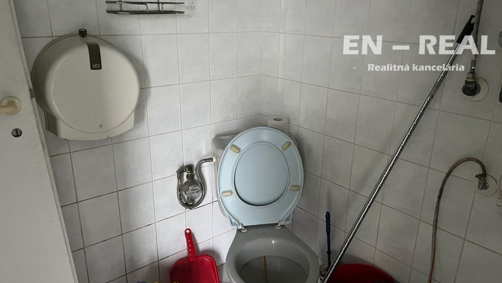 NA PRENÁJOM PARKOVACIE/ODSTAVNÉ PLOCHY + kancelária, Košice Pri Prachárni