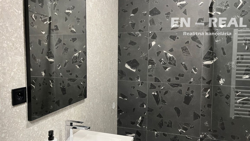 NA PRENÁJOM LUXUSNÝ, KOMPLETNE ZARIADENÝ 3IZBOVÝ APARTMÁN/BYT, KOŠICE SEVER