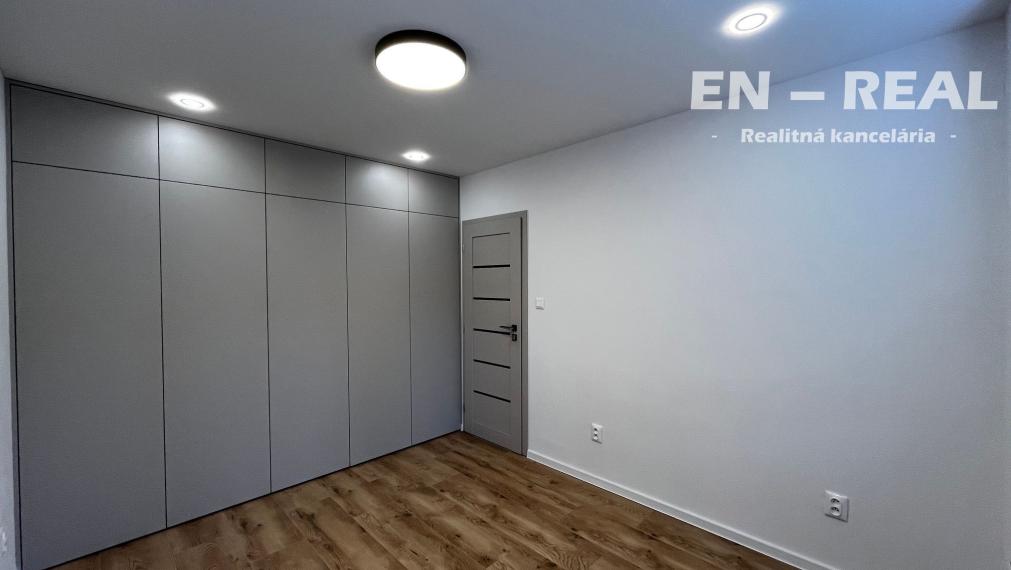 *** NOVINKA *** NA PREDAJ MODERNÝ, KRÁSNY 4 IZBOVÝ BYT S LOGGIOU