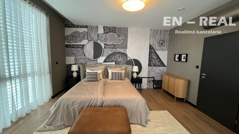 NA PRENÁJOM MODERNÝ, LUXUSNÝ, KOMPLETNE ZARIADENÝ 3 IZBOVÝ BYT/APARTMÁN, Košice Sever