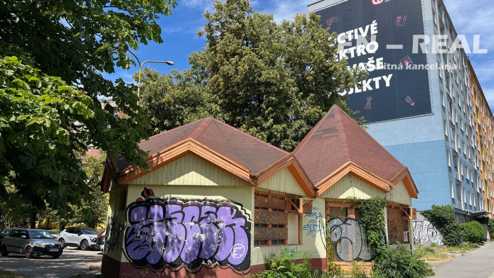 NA PREDAJ OBJEKT NA PODNIKANIE-SLUŽBY-OBCHOD-KANCELÁRIE-SÍDLO FIRMY, Košice Južná Trieda