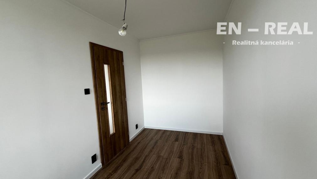 *** NOVINKA *** NA PREDAJ MODERNÝ, PEKNÝ 3 IZBOVÝ BYT S LOGGIOU, KE SEVER