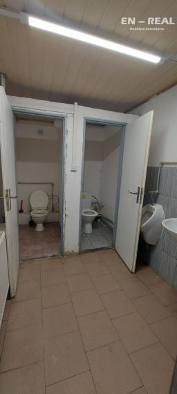 NA PRENÁJOM PRIEMYSELNÝ AREÁL - SKLADOVÉ-VÝROBNÉ-KANCELÁRSKE PRIESTORY, KE Nad Jazerom