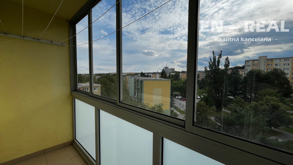 PONÚKAME NA PREDAJ alebo NA VÝMENU MODERNÝ 3 IZBOVÝ BYT S LOGGIOU, KE TERASA