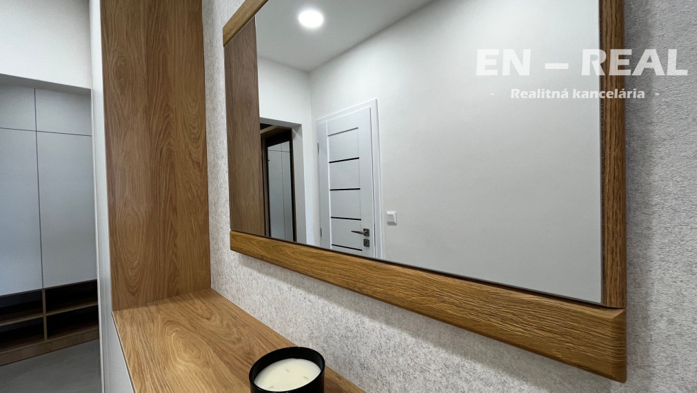 PONÚKAME NA PREDAJ alebo NA VÝMENU MODERNÝ 3 IZBOVÝ BYT S LOGGIOU, KE TERASA