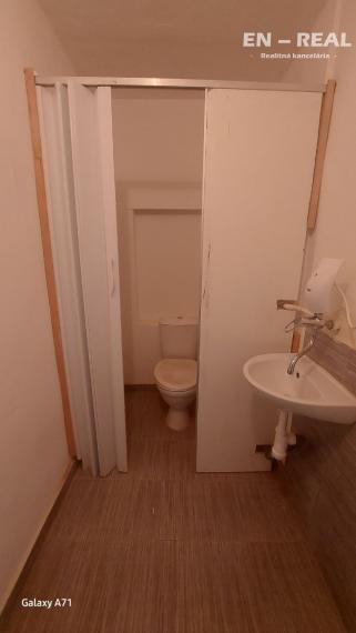 NA PRENÁJOM PRIEMYSELNÉ HALY-SKLADY-VÝROBA-KANCELÁRIE, priemyselný areál Košice