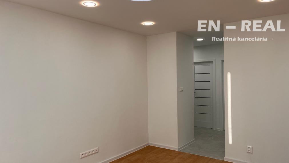 *** NOVINKA *** NA PREDAJ MODERNÝ, PRAKTICKÝ 4 IZBOVÝ BYT S LOGGIOU, Košice - Nad Jazerom