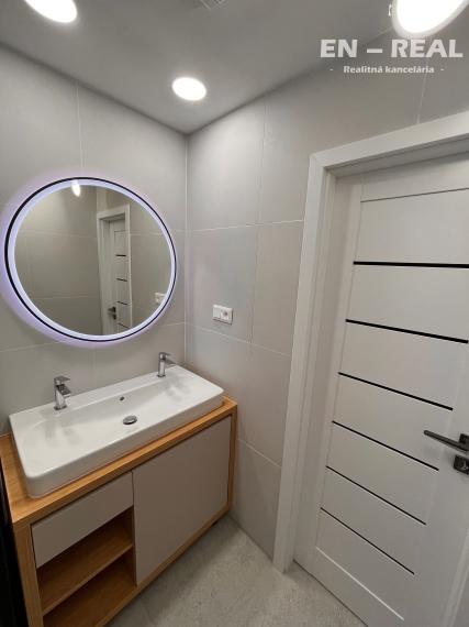 *** NOVINKA *** NA PREDAJ MODERNÝ, PRAKTICKÝ 4 IZBOVÝ BYT S LOGGIOU, Košice - Nad Jazerom