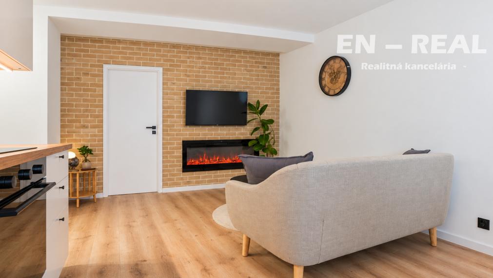 KOMPLETNÁ REKONŠTRUKCIA -  MODERNÝ, KRÁSNY 3 IZBOVÝ BYT S BALKÓNOM, KE SEVER, NÁRODNÁ TRIEDA