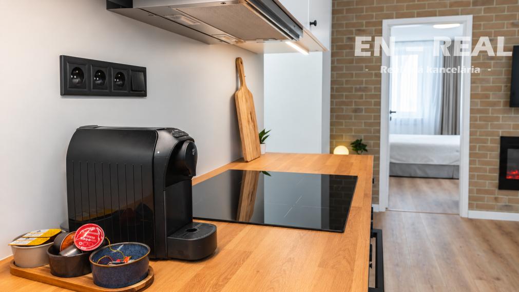 KOMPLETNÁ REKONŠTRUKCIA -  MODERNÝ, KRÁSNY 3 IZBOVÝ BYT S BALKÓNOM, KE SEVER, NÁRODNÁ TRIEDA