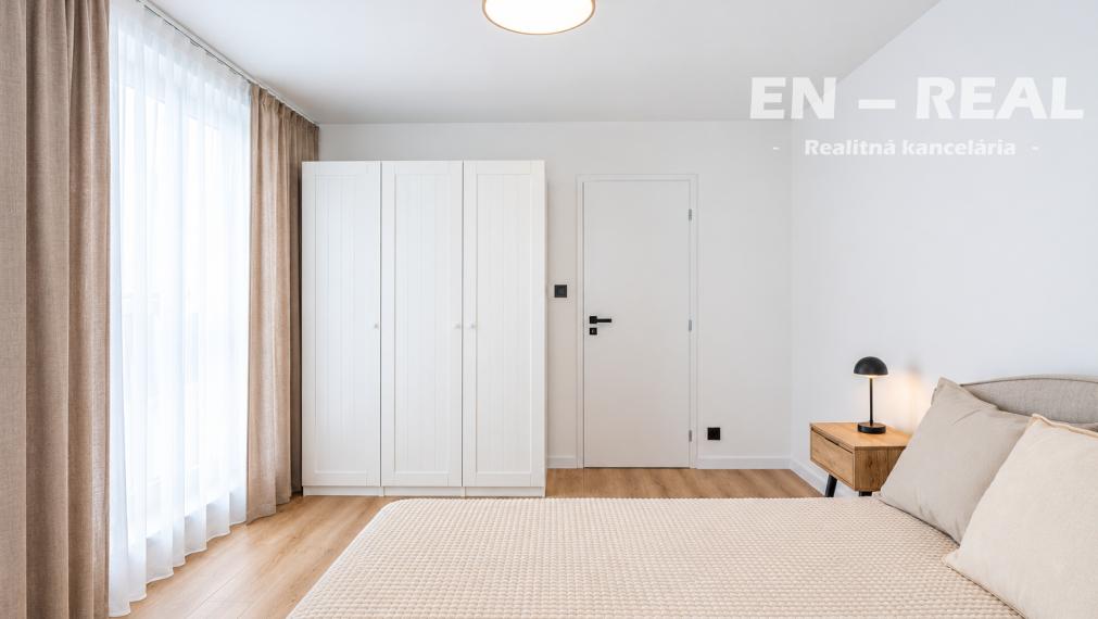 KOMPLETNÁ REKONŠTRUKCIA -  MODERNÝ, KRÁSNY 3 IZBOVÝ BYT S BALKÓNOM, KE SEVER, NÁRODNÁ TRIEDA