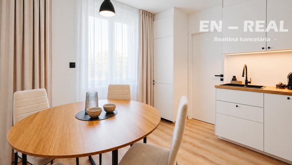 KOMPLETNÁ REKONŠTRUKCIA -  MODERNÝ, KRÁSNY 3 IZBOVÝ BYT S BALKÓNOM, KE SEVER, NÁRODNÁ TRIEDA
