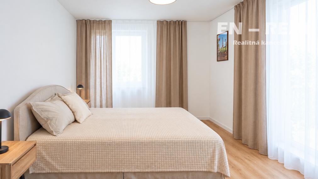 KOMPLETNÁ REKONŠTRUKCIA -  MODERNÝ, KRÁSNY 3 IZBOVÝ BYT S BALKÓNOM, KE SEVER, NÁRODNÁ TRIEDA