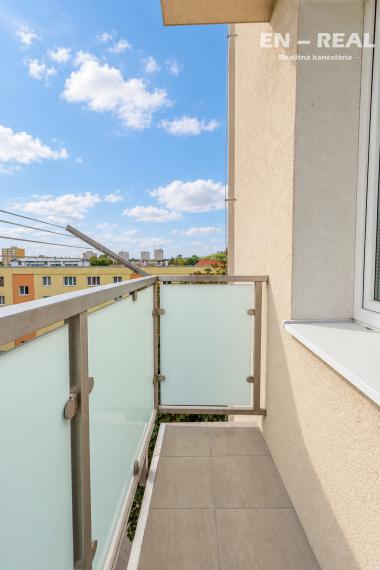 KOMPLETNÁ REKONŠTRUKCIA -  MODERNÝ, KRÁSNY 3 IZBOVÝ BYT S BALKÓNOM, KE SEVER, NÁRODNÁ TRIEDA