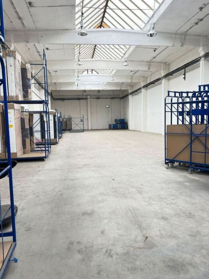 NA PRENÁJOM SKLADOVÉ-VÝROBNÉ PRIESTORY, KE Južná Trieda