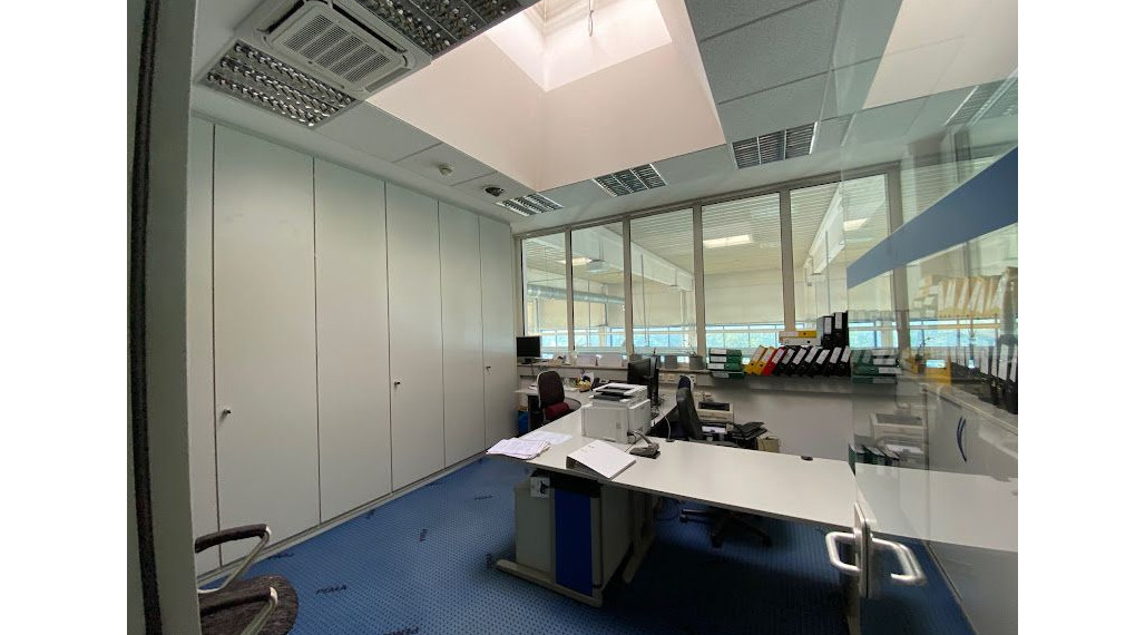 NA PRENÁJOM MODERNÉ, KVALITNÉ KANCELÁRSKE PRIESTORY, PARKOVANIE