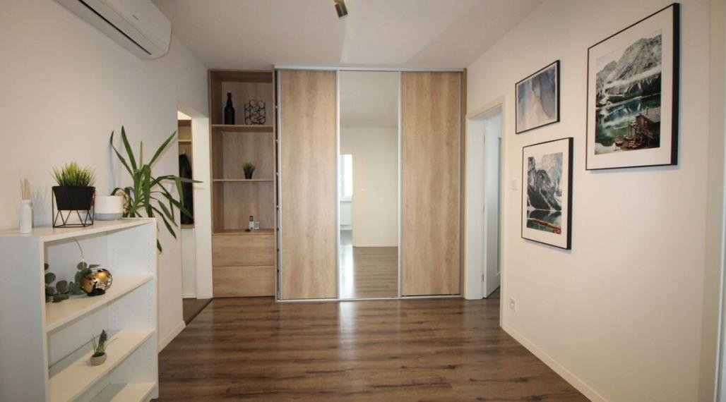 Na prenájom zariadený a kompletne zrekonštruovaný 3 izbový byt neďaleko OC VIVO