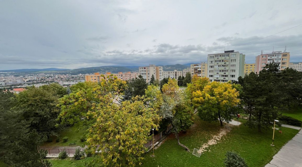 ***KOMPLETNÁ REKONŠTRUKCIA*** MODERNÝ, KRÁSNY 3 IZBOVÝ BYT S LOGGIOU