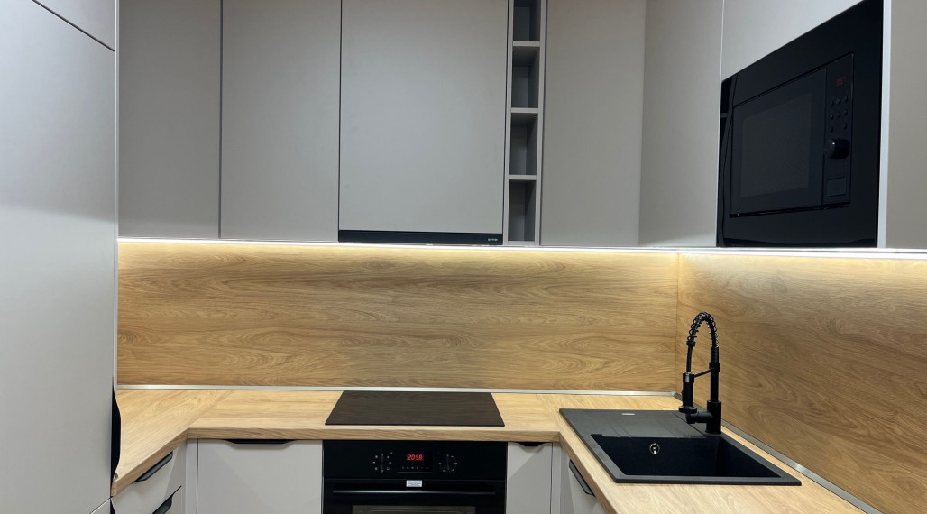 ***NOVINKA***  NA PREDAJ MODERNÝ, SKVELÝ 5 IZBOVÝ BYT S LOGGIOU