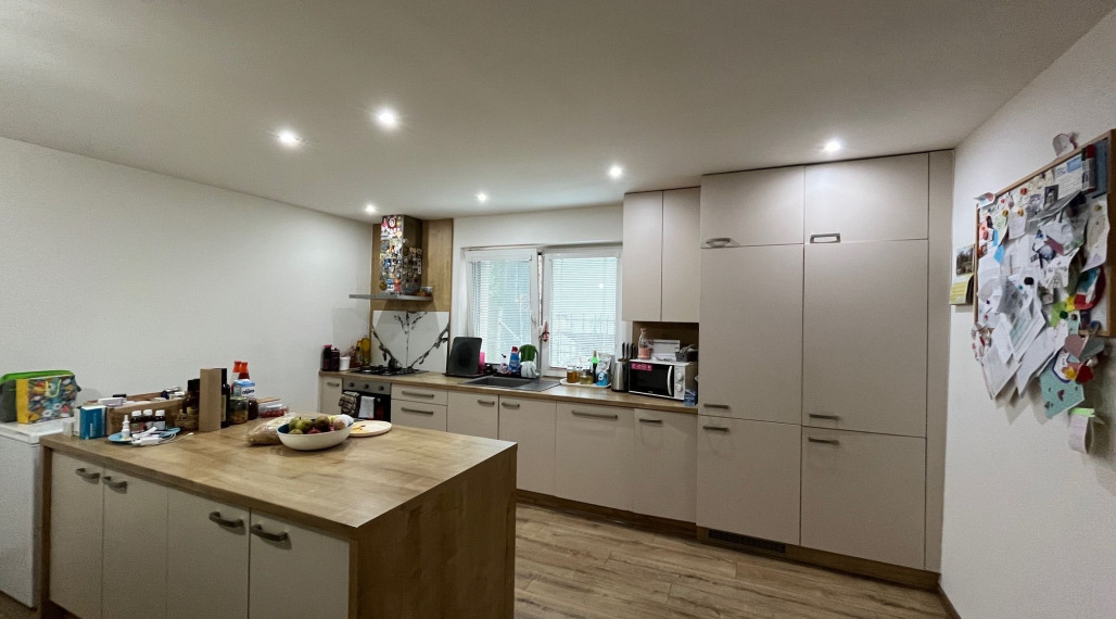 NA PRENÁJOM BUDOVA/RODINNÝ DOM VHODNÝ AJ AKO SÍDLO FIRMY, Košice Barca