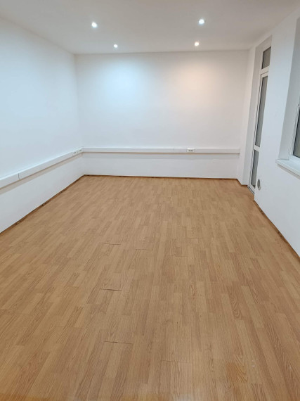 NA PRENÁJOM PRIEMYSELNÉ HALY, SKLADY, VÝROBA, KANCELÁRIE, priemyselný areál Nad Jazerom