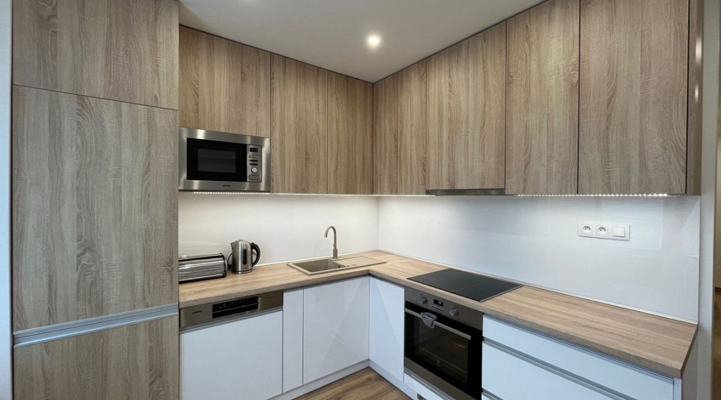 NA PRENÁJOM MODERNÝ, ZARIADENÝ 2 IZBOVÝ BYT S BALKÓNOM, Košice SEVER
