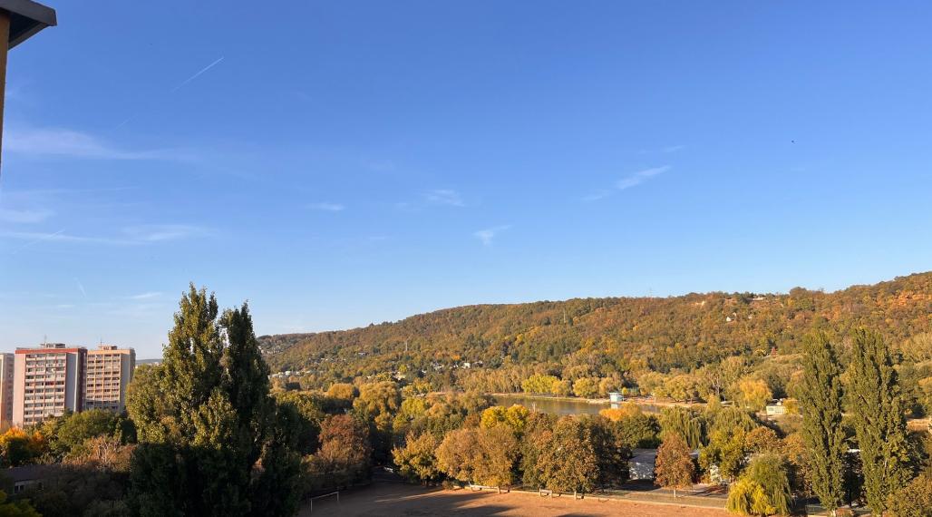 *** NOVINKA *** NA PREDAJ MODERNÝ, PRAKTICKÝ 4 IZBOVÝ BYT S LOGGIOU, Košice - Nad Jazerom
