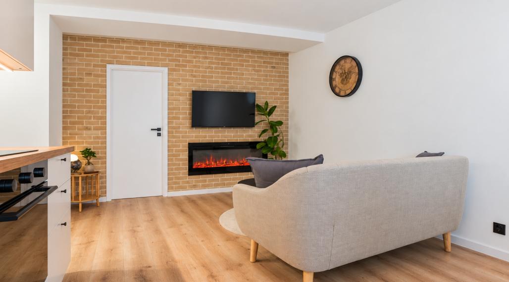 KOMPLETNÁ REKONŠTRUKCIA -  NA PREDAJ MODERNÝ 3 IZBOVÝ BYT S BALKÓNOM, KE SEVER