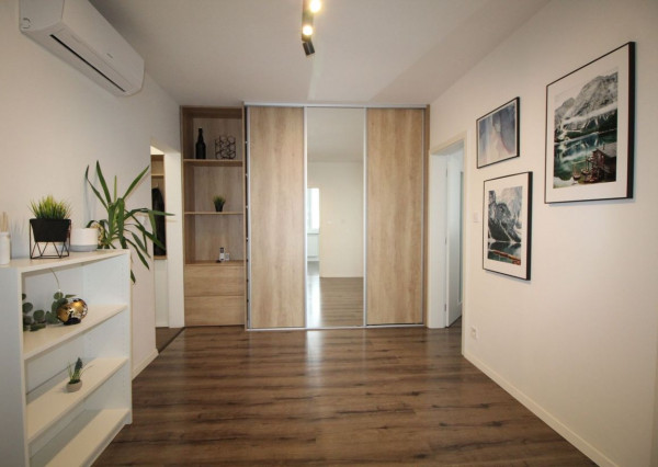 Na prenájom zariadený a kompletne zrekonštruovaný 3 izbový byt neďaleko OC VIVO