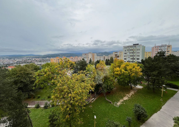 ***KOMPLETNÁ REKONŠTRUKCIA*** MODERNÝ, KRÁSNY 3 IZBOVÝ BYT S LOGGIOU