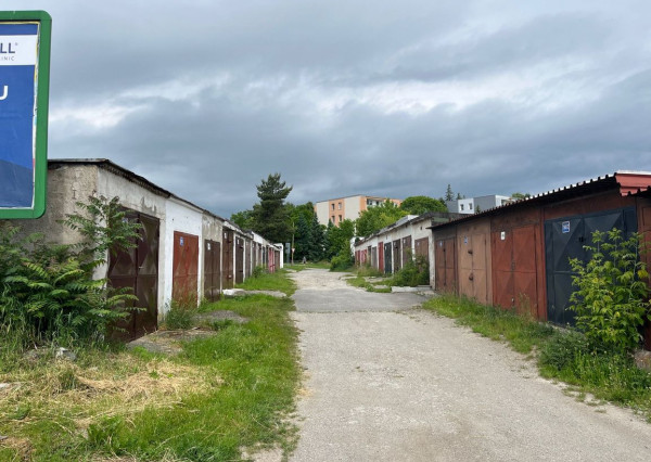 NA PREDAJ RADOVÁ GARÁŽ, Košice Terasa