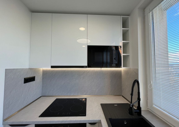 NA PREDAJ MODERNÝ, KRÁSNY 3 IZBOVÝ BYT S LOGGIOU, KOMPLETNÁ REKONŠTRUKCIA