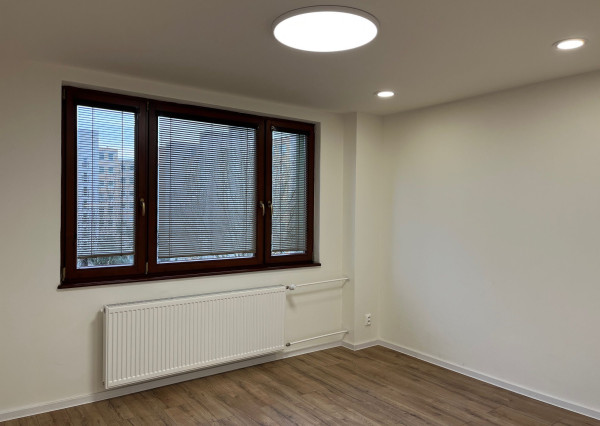 *** NA PREDAJ MODERNÝ, SKVELÝ 5 IZBOVÝ BYT S LOGGIOU !! *** 