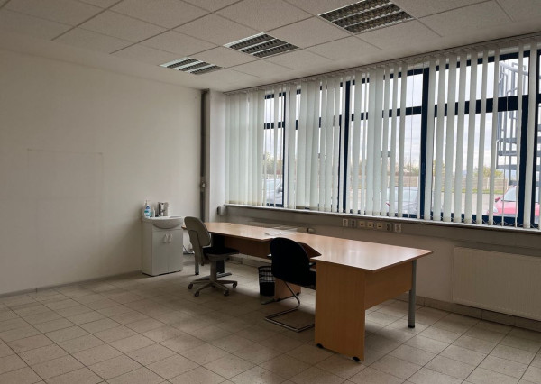 NA PRENÁJOM VIACÚČELOVÝ OBCHODNÝ-KANCELÁRSKY PRIESTOR, Košice Pri Prachárni