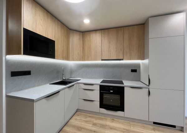 *** NOVINKA *** NA PREDAJ MODERNÝ, KRÁSNY 4 IZBOVÝ BYT S LOGGIOU, Košice Nad Jazerom