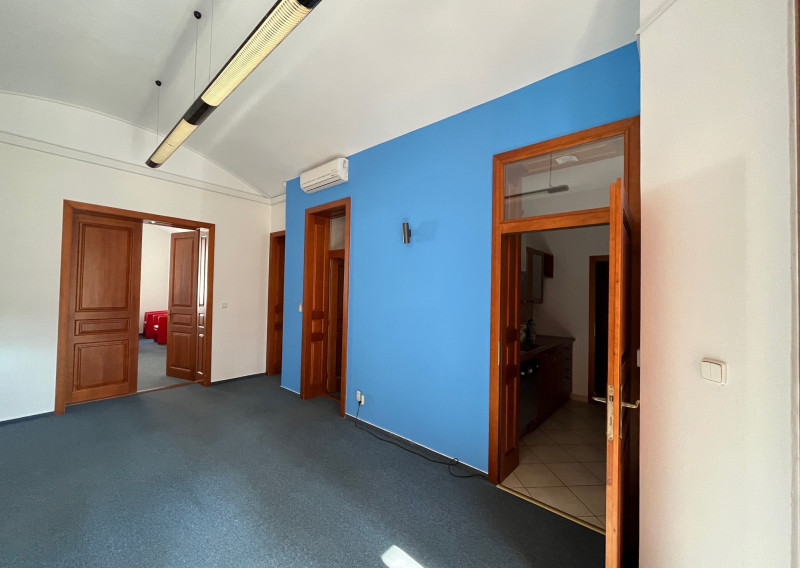 NA PRENÁJOM ADMINISTRATÍVNY OBJEKT - KANCELÁRIE, centrum mesta Kováčska ulica